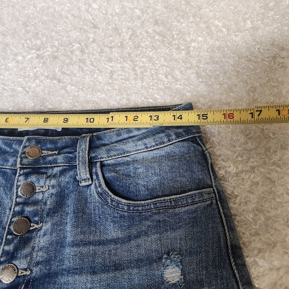 Discount Divas Distressed Blue Jean Shorts with Frayed Hem - Picture 6 of 10